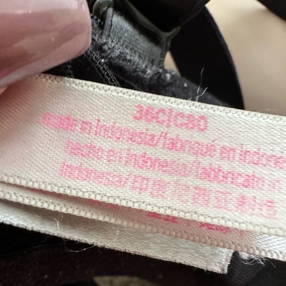 Victoria secret push-up bras - Picture 2 of 2